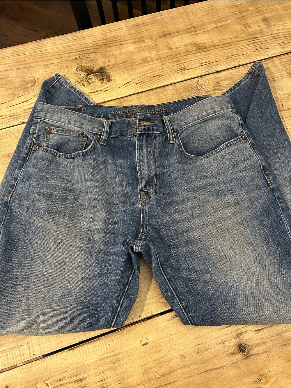 American Eagle Outfitters Men’s Light Blue Denim Jeans - LIKE NEW!